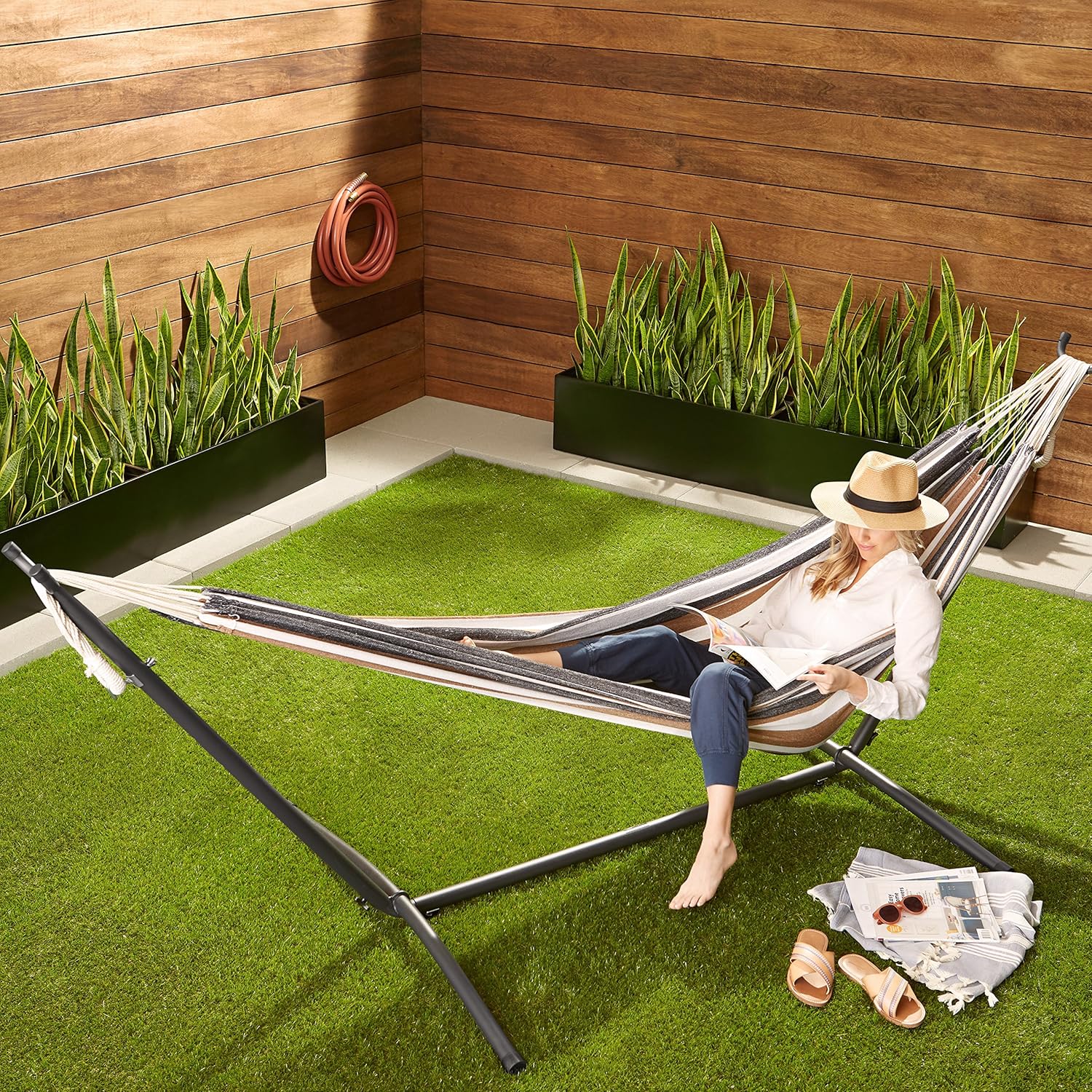 Amazon Basics Double Hammock with 9-Foot Space Saving Steel Stand and Carrying Case, 470lb Capacity, Multicolor, 118 x 46 x 39 inches - Image 8