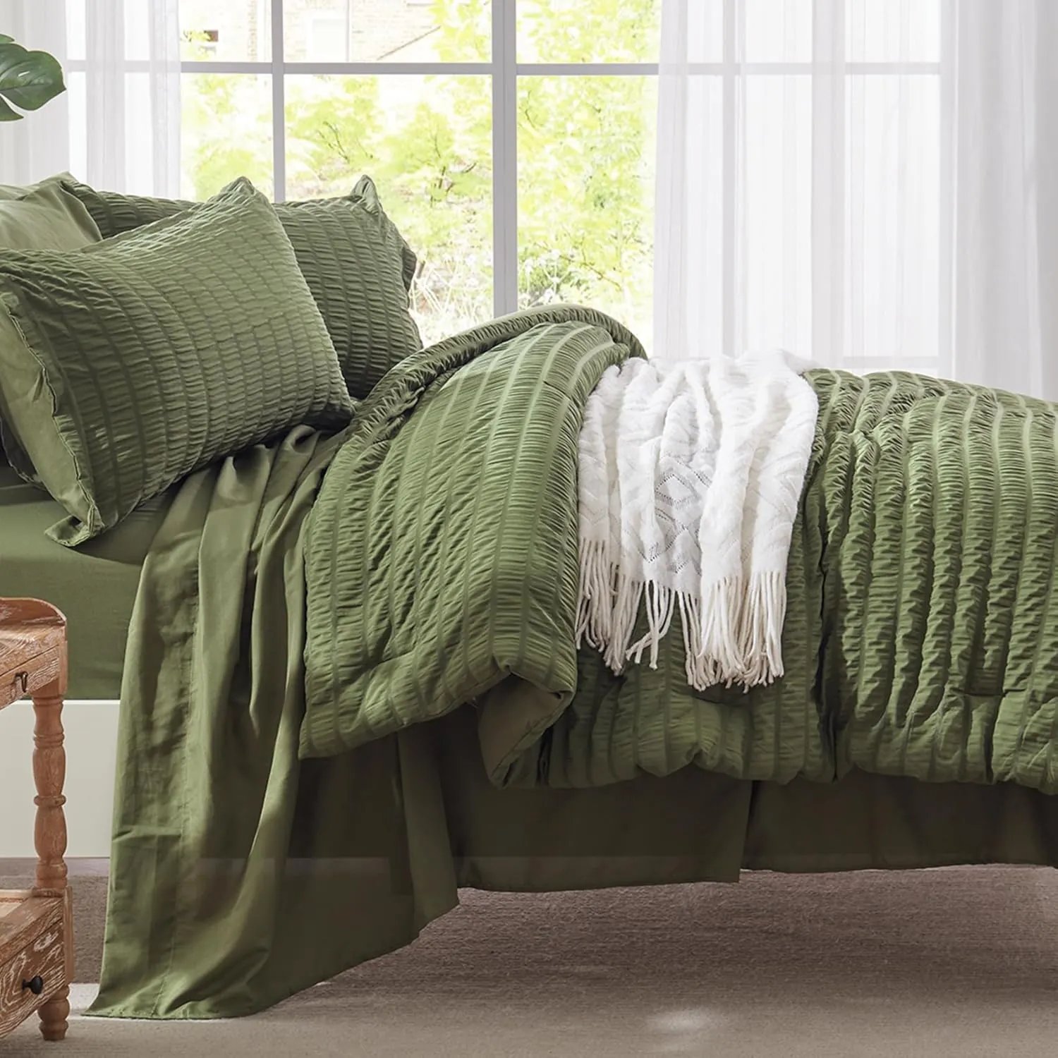 Queen Comforter Set 7 pieces, Olive Green Seersucker Bed in a Bag with Comforter and Sheets, All Season Bedding Sets with 1 Comforter, 2 Pillow Shams, 2 Pillowcases, 1 Flat Sheet, 1 Fitted Sheet - Image 4
